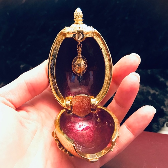 Joan Rivers Imperial Treasures “The Four Seasons Egg” - Picture 5 of 6